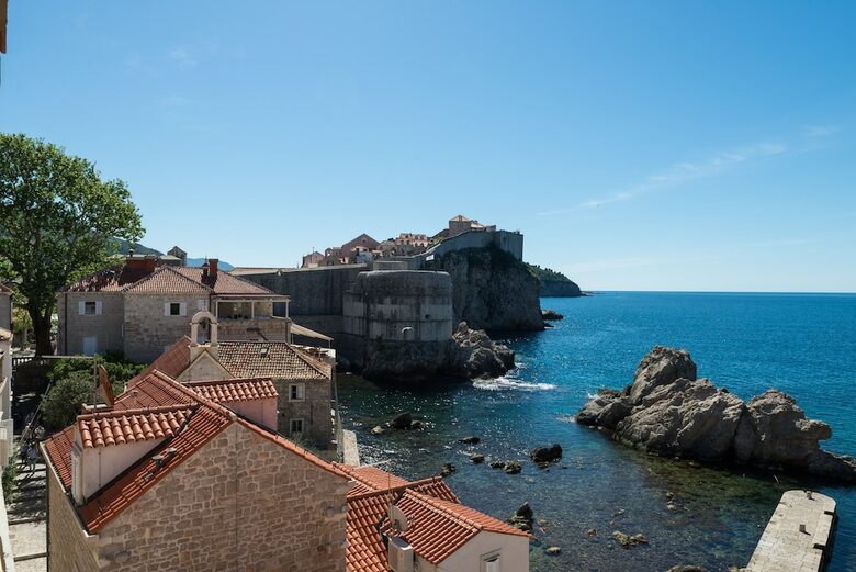 Hotel Eddie�s Sea View Rooms