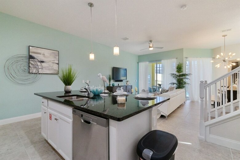 5br Town Home In Festival