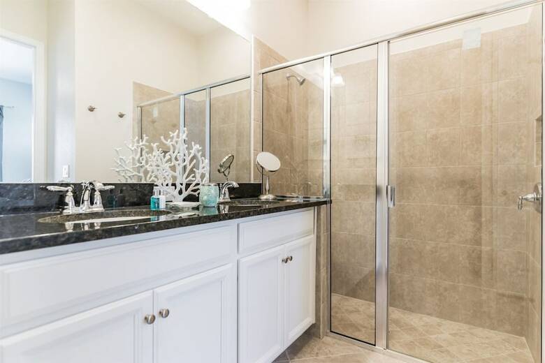 5br Town Home In Festival