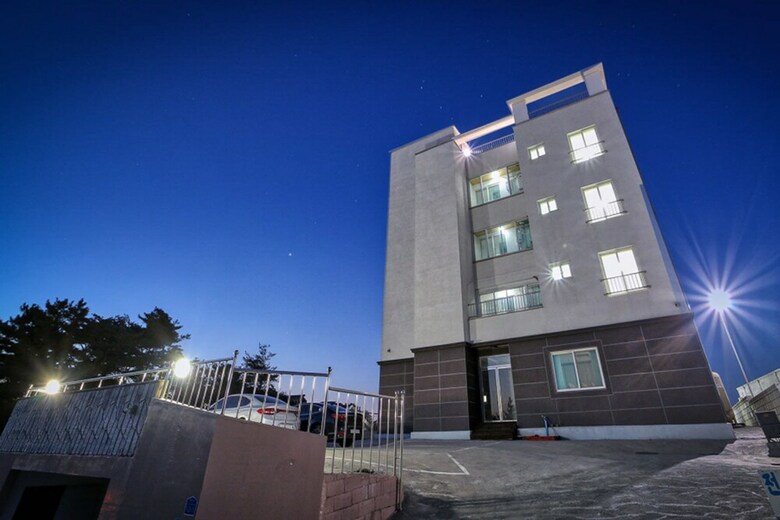 Observatory Pension