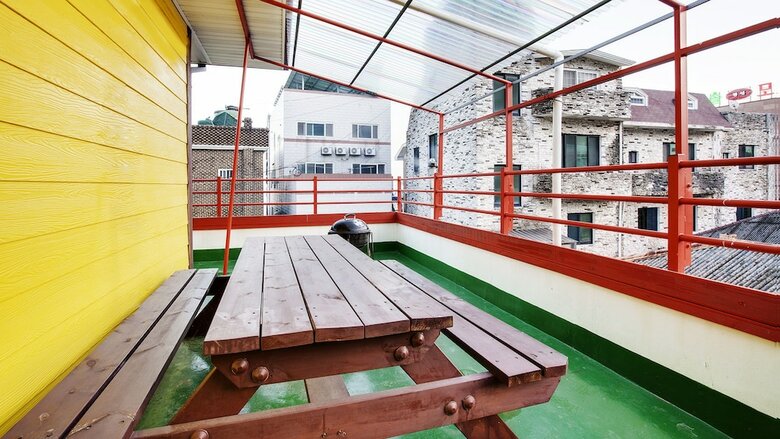 Apartamentos Geoje Oceancaptain Pension