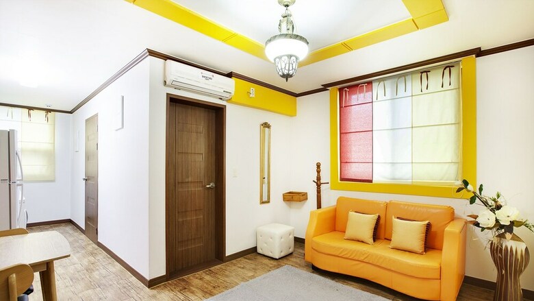 Apartamentos Geoje Oceancaptain Pension