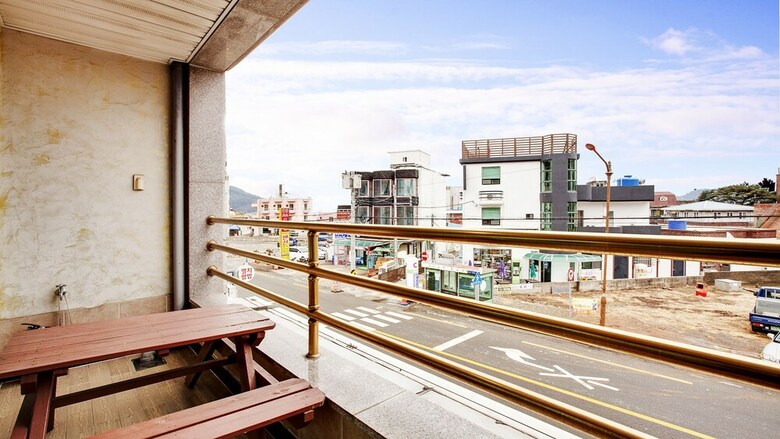 Apartamentos Geoje Oceancaptain Pension