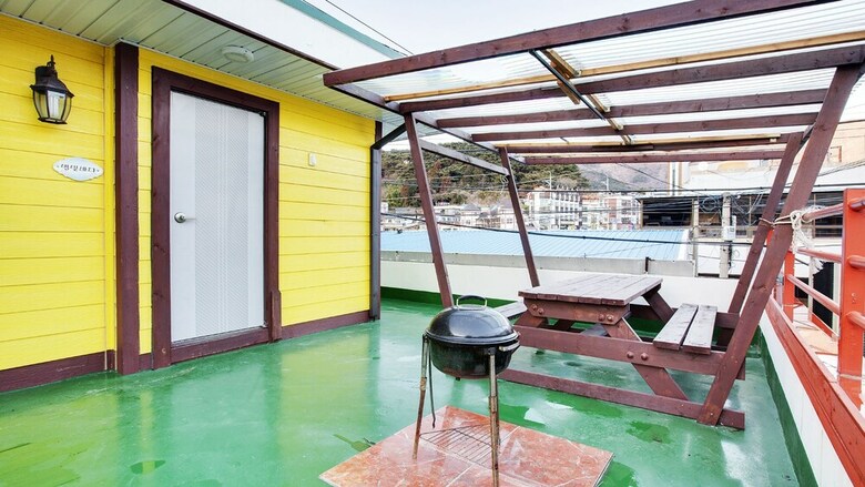Apartamentos Geoje Oceancaptain Pension
