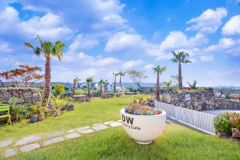 Seogwipo Dawa Pool Villa Pension