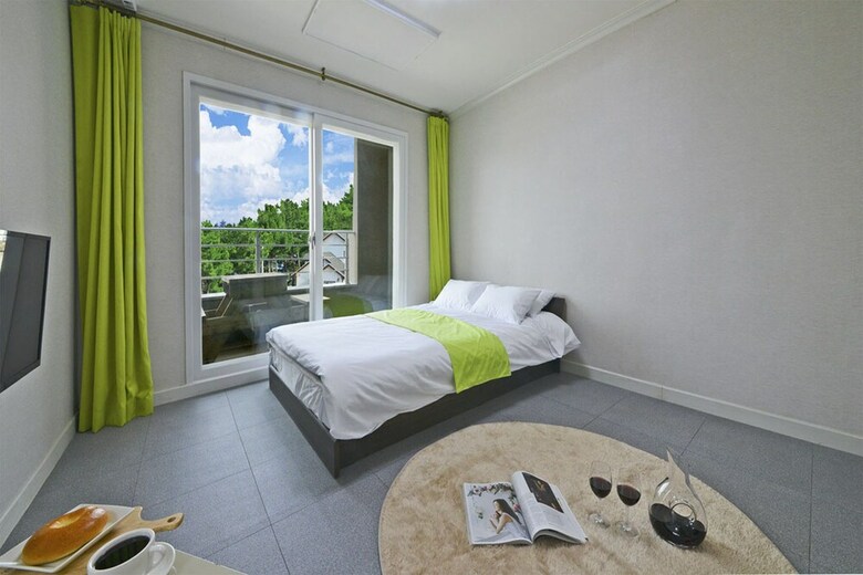 Janghohang J Spa Pension