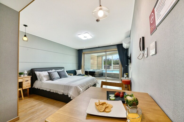 Pension Lasso Pool Villa