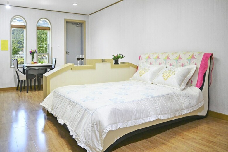 Pension Tongyoung Macalops