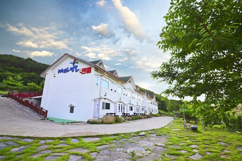 Pension Tongyoung Macalops