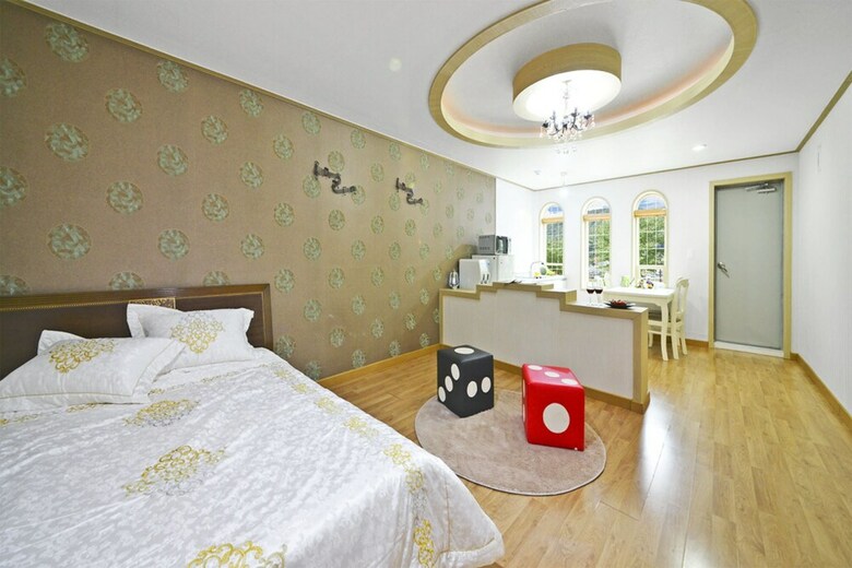 Pension Tongyoung Macalops