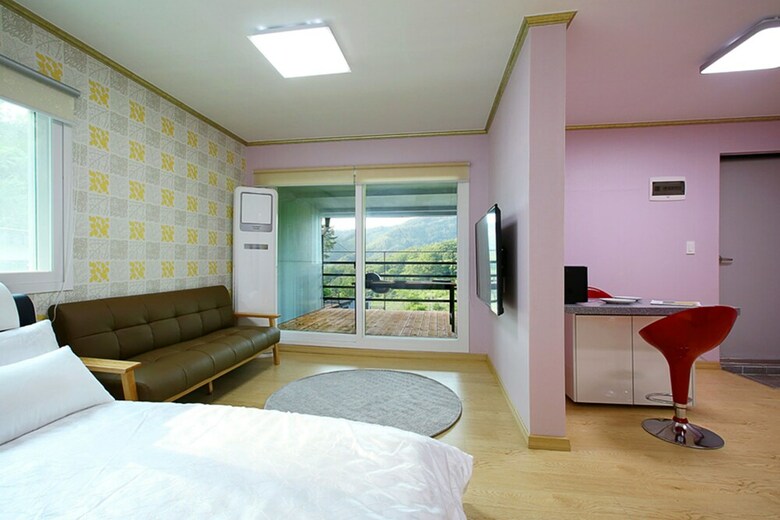 Hongcheon Stone Island Pension