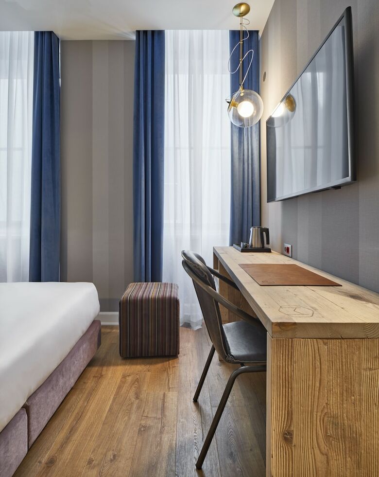 The Modernist Hotel