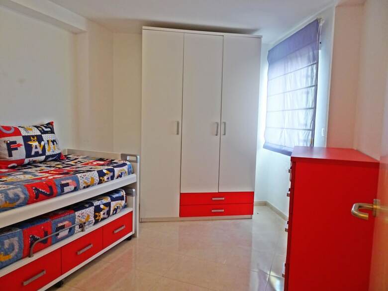 Apartamentos Almirante 3�