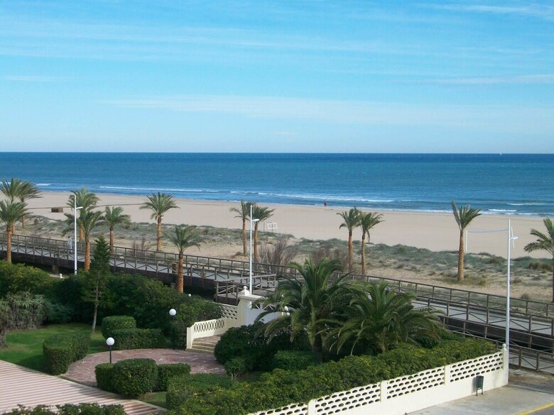 Apartamentos Almirante 3�
