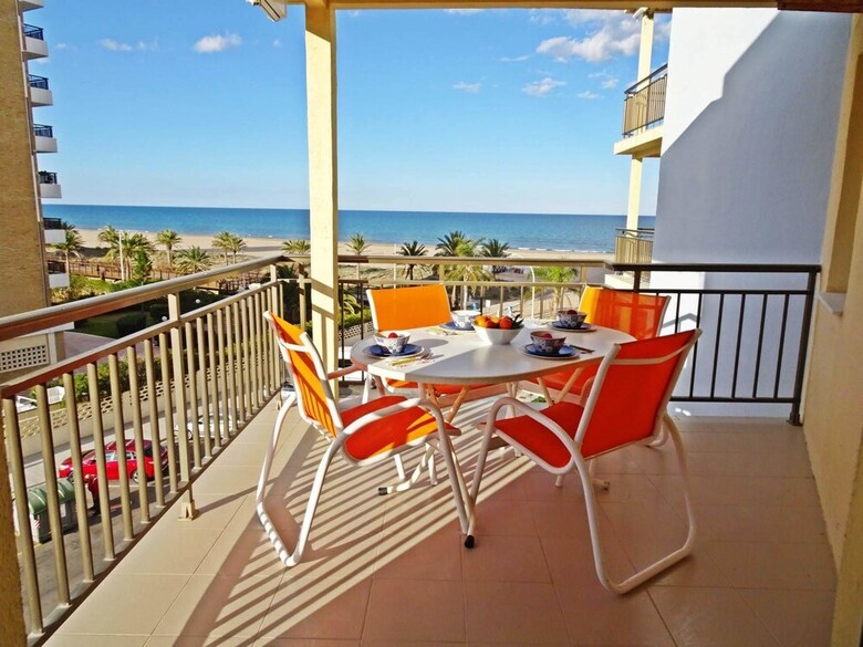 Apartamentos Almirante 3�