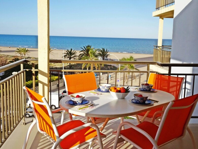 Apartamentos Almirante 3�