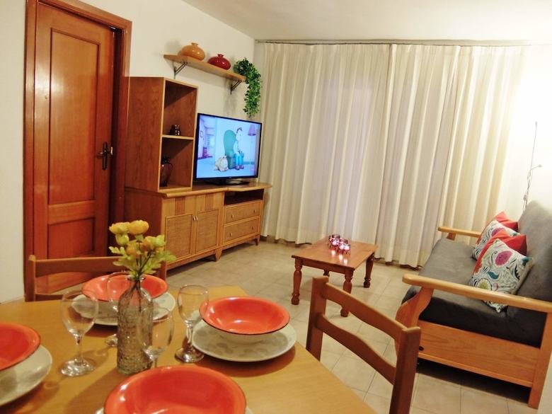 Apartamentos Los Iris Esc. B - 1� - 8� (S�lo Familias)