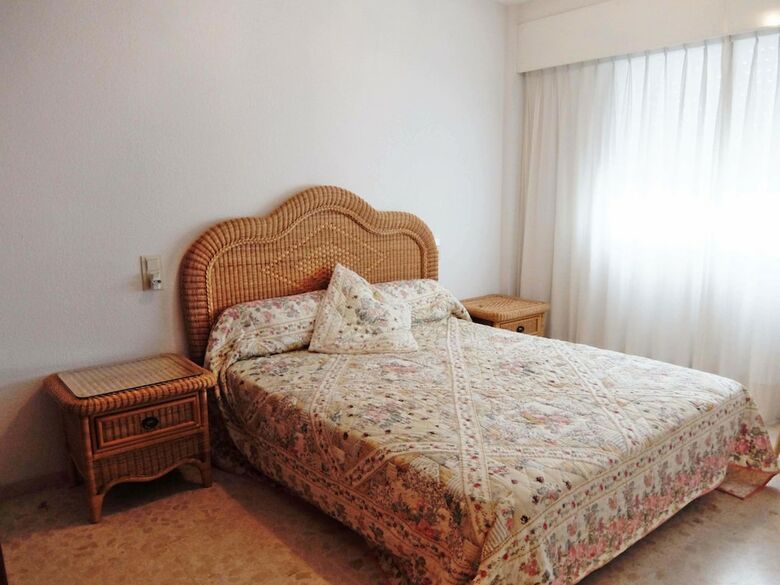 Apartamentos Parque 8 - 9� - 2� - 4� (6/7) (S�lo Familias)