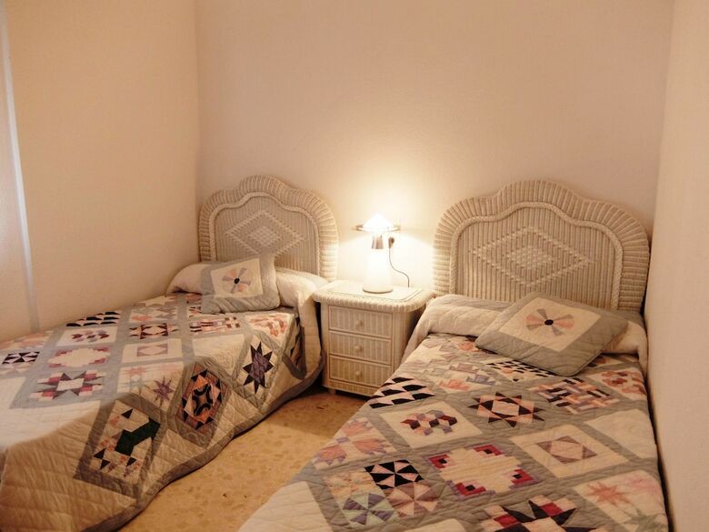 Apartamentos Parque 8 - 9� - 2� - 4� (6/7) (S�lo Familias)
