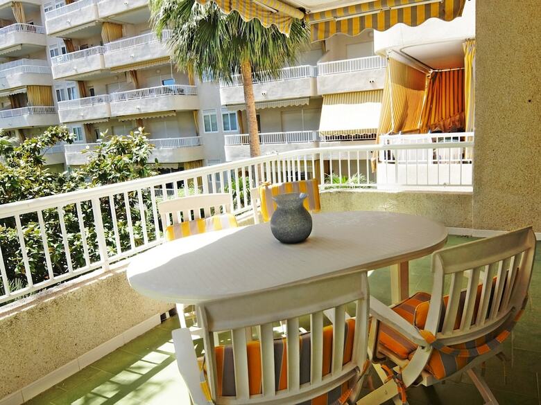Apartamentos Parque 8 - 9� - 2� - 4� (6/7) (S�lo Familias)
