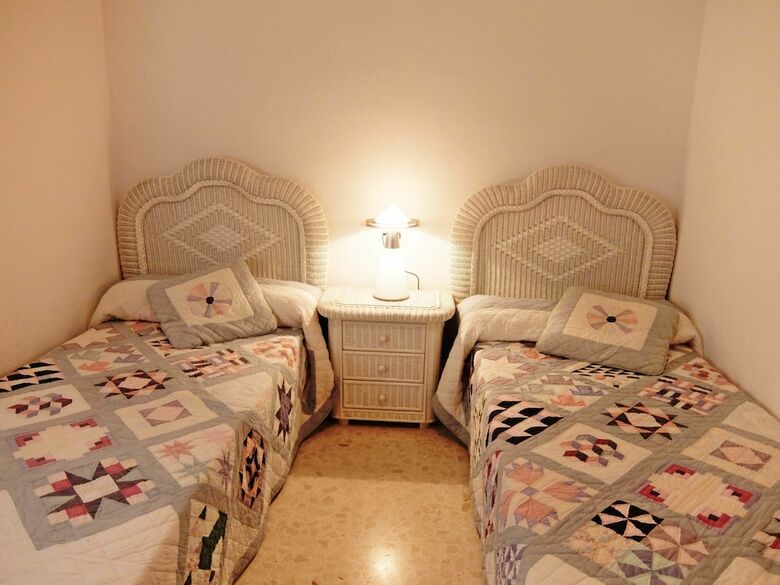 Apartamentos Parque 8 - 9� - 2� - 4� (6/7) (S�lo Familias)
