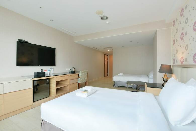 Champs Elysees Hotel