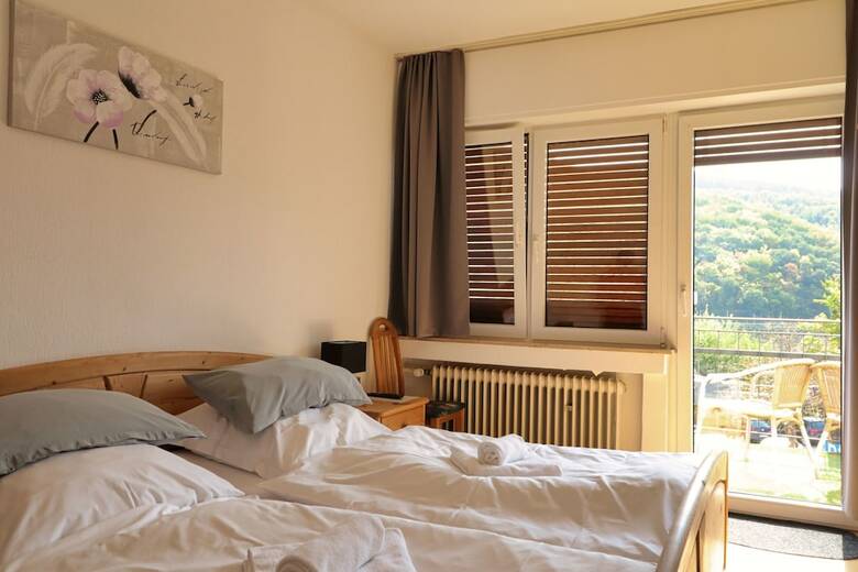 Green Seeblick Hotel & Hostel