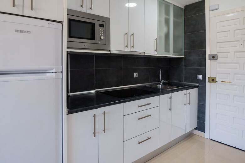 Apartamentos Benal Beach Sea Front Studio