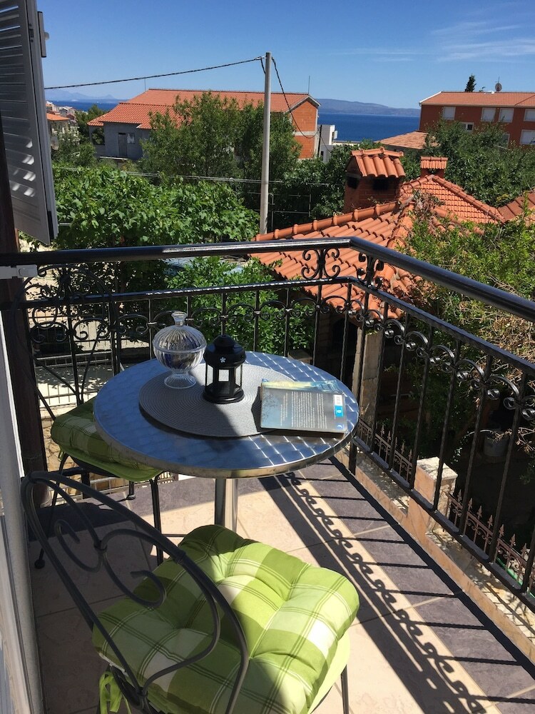 Apartamentos Logos Guesthouse
