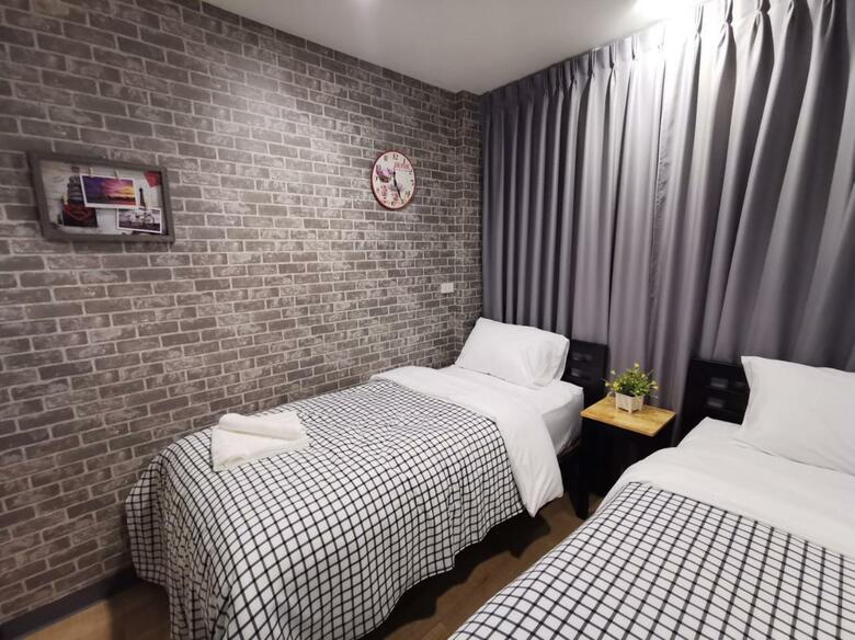 Hostal White House Hostel
