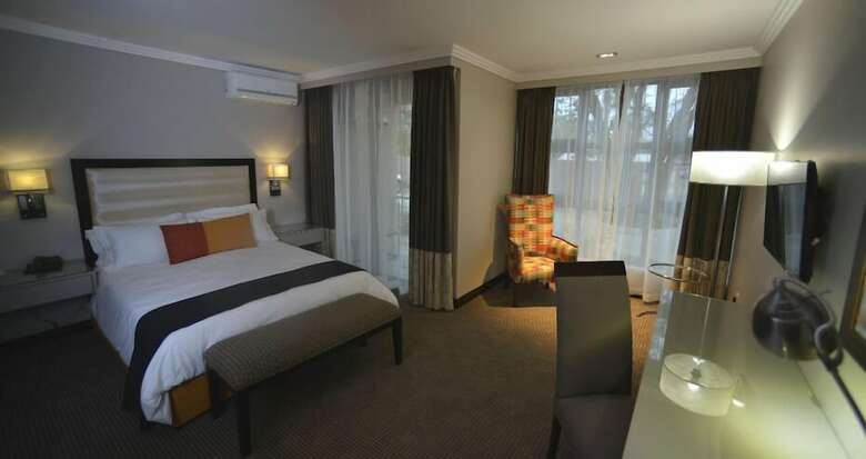 Regent Hotel Kgale