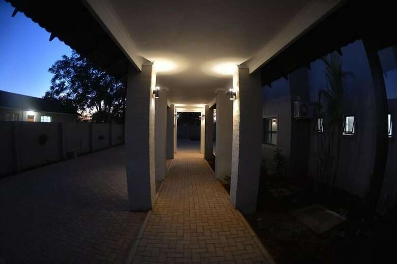 Regent Hotel Kgale