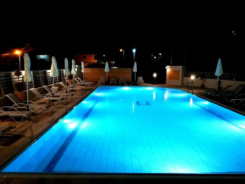 Ivory Hotel