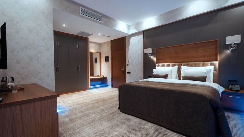 Midtown Hotel