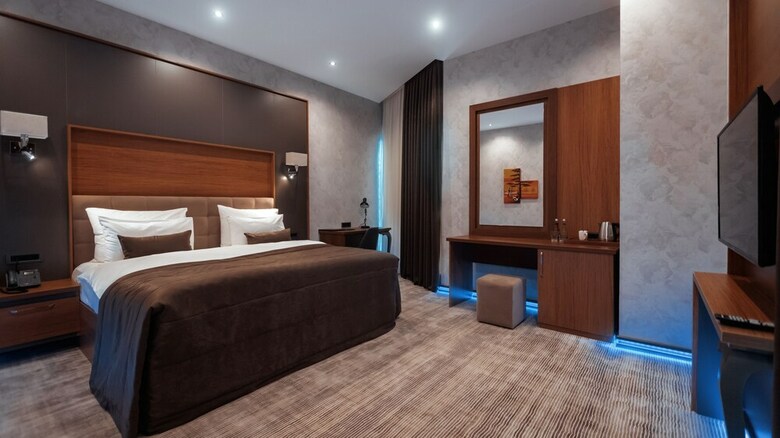 Midtown Hotel