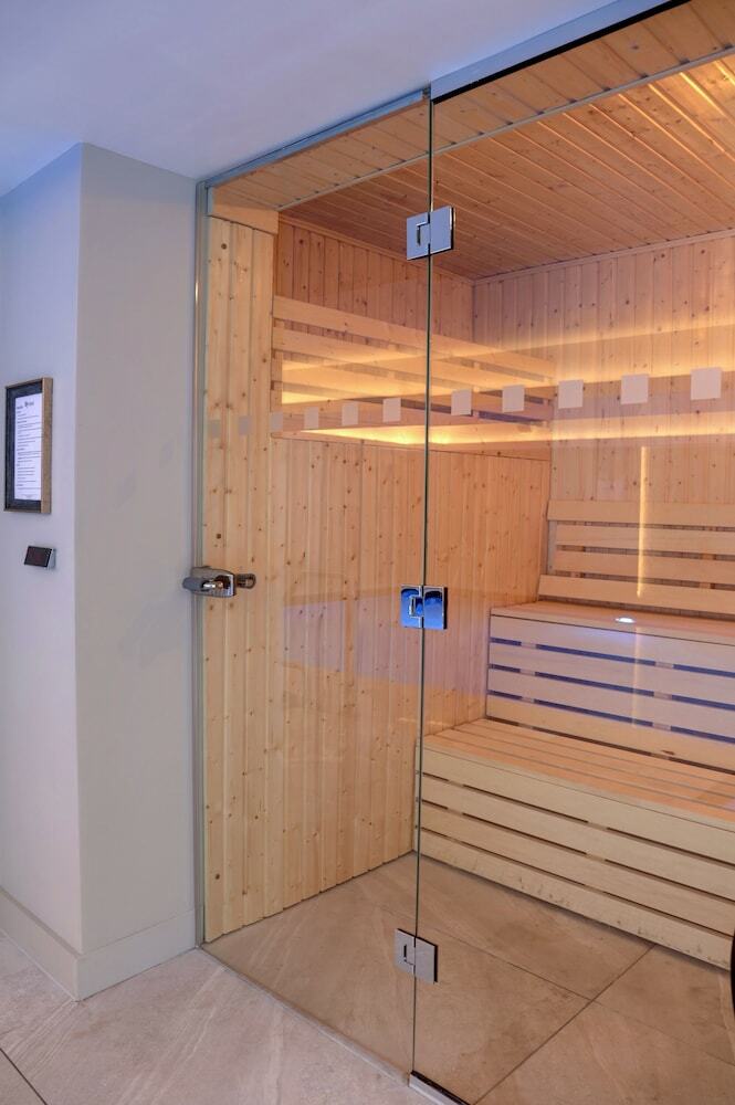Aparthotel Hy Hotel, Bw Premier Collection