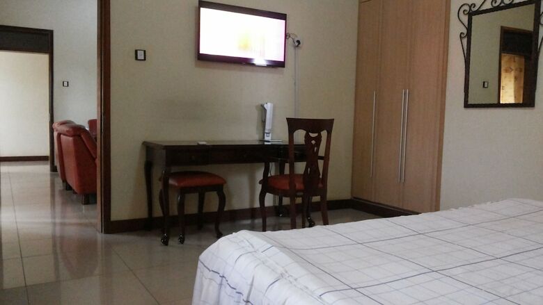 Lillian Towers Hotel