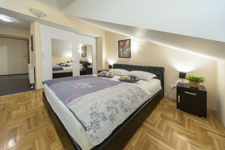 Hotel F Apartments