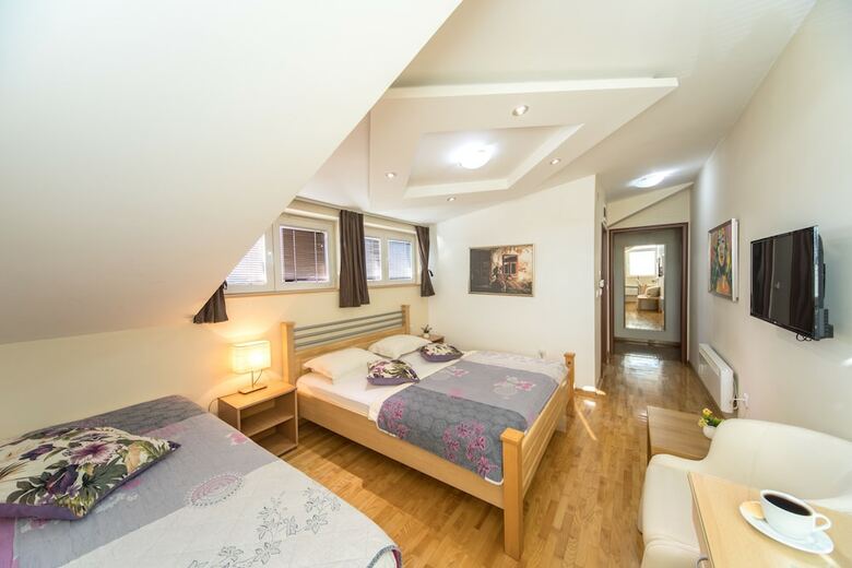 Hotel F Apartments