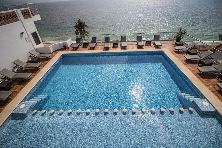 Hotel Grand Paramar - Beachfront