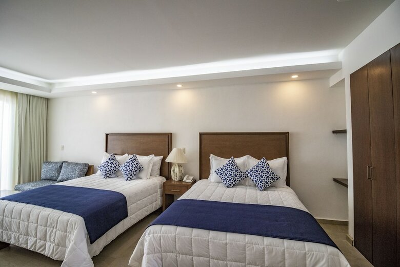 Hotel Grand Paramar - Beachfront