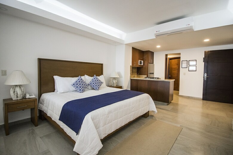 Hotel Grand Paramar - Beachfront