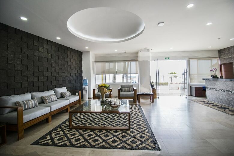 Hotel Grand Paramar - Beachfront