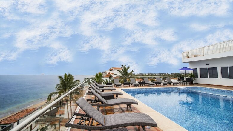 Hotel Grand Paramar - Beachfront