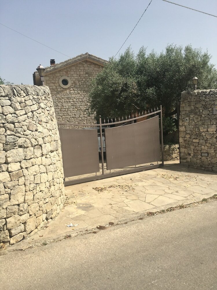 Hotel Karrua Guest House