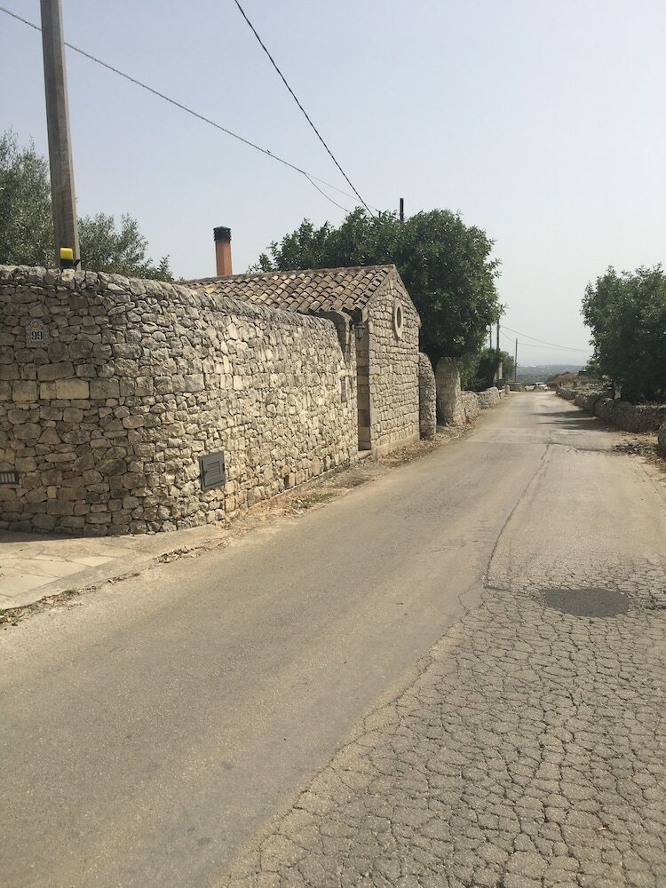 Hotel Karrua Guest House