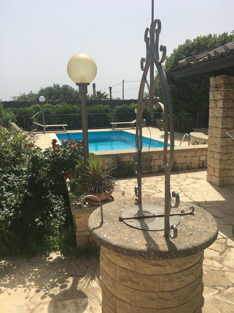 Hotel Karrua Guest House