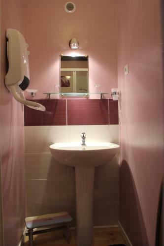 Hostal L'oustal De L'annetta Chambres Et Tables D'h�tes