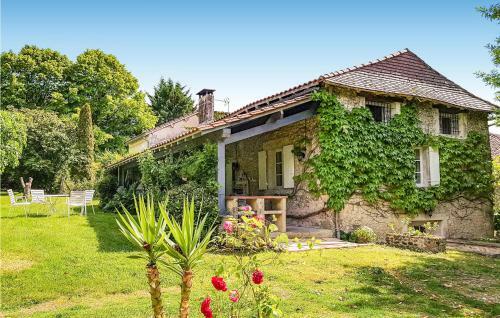 Holiday Home La Grange Des Filles