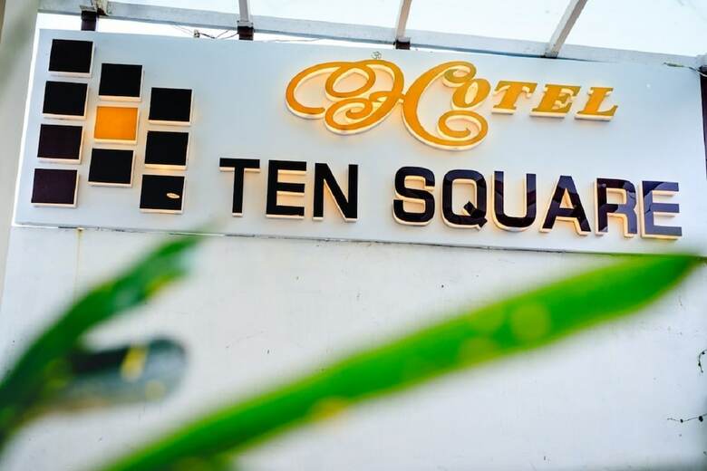Hotel Ten Square
